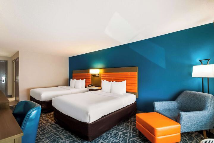 Room 7 of 33