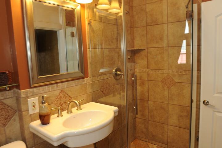 Hamilton House Inn