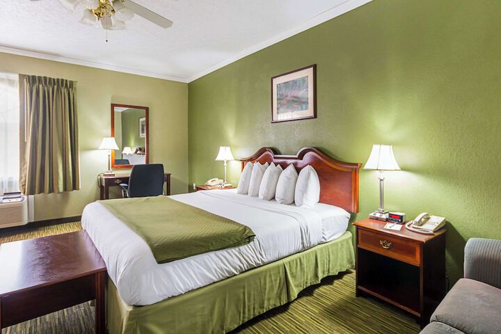 Room 22 of 35
