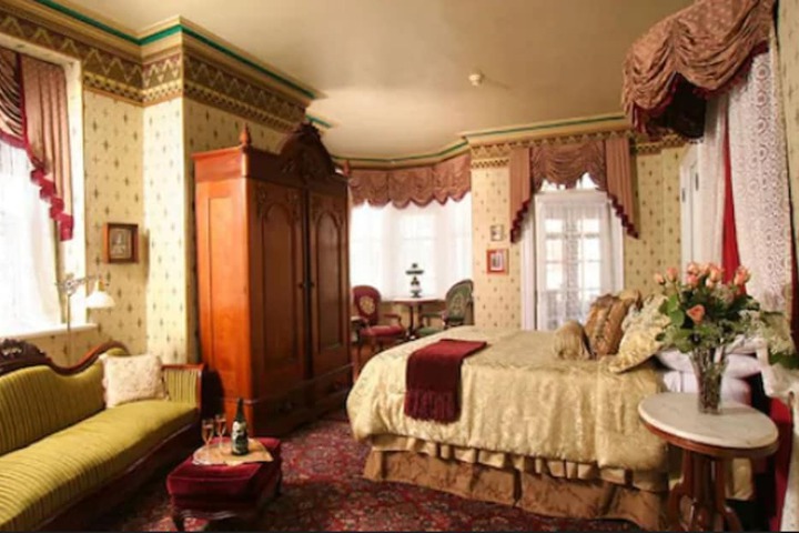 Room 26 of 128
