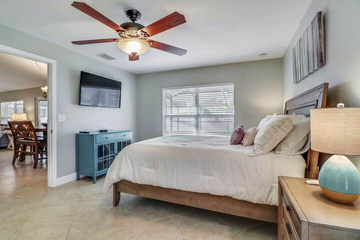 Room 8 of 25
