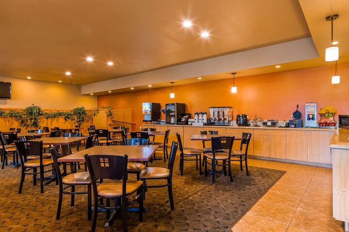 Best Western Plus Hartford Lodge