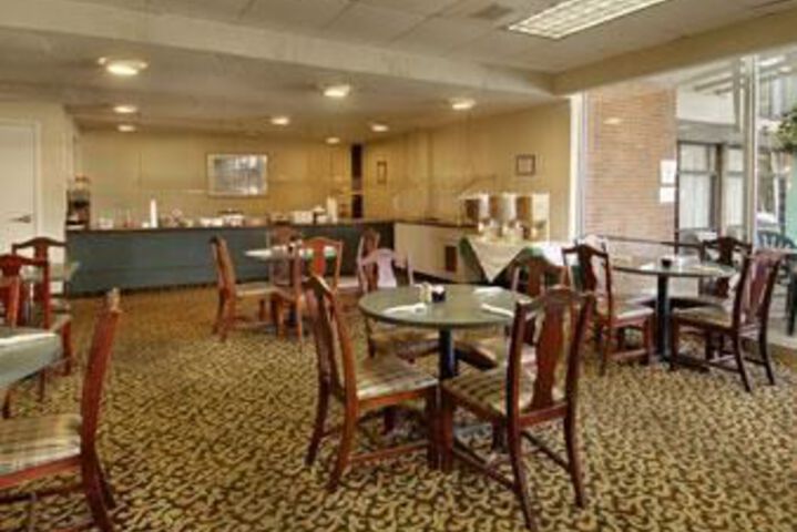 HOWARD JOHNSON INN & SUITES CO