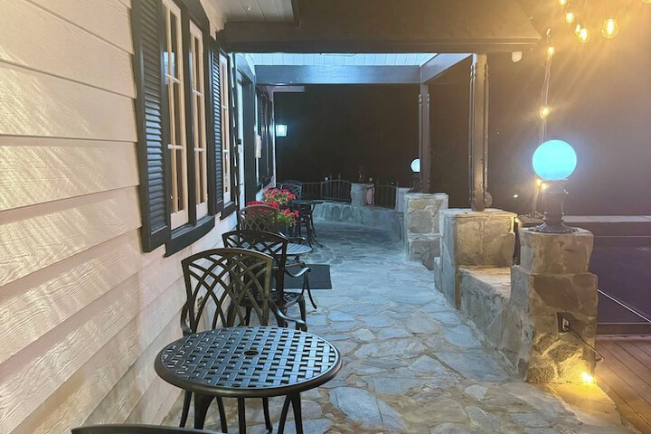 Arrowhead Lake Inn