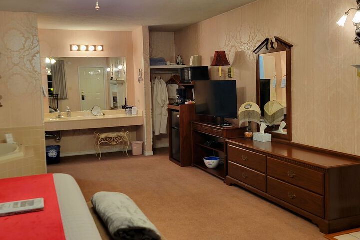 Room 52 of 125
