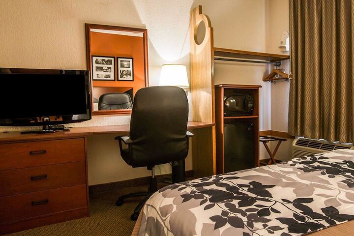 Room 16 of 29