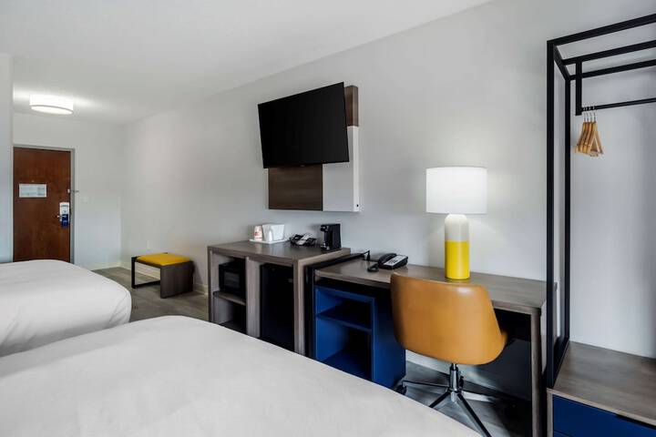 Room 12 of 30