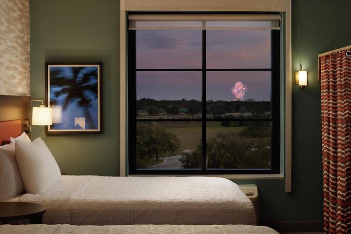 Home2 Suites by Hilton Orlando at Flamingo Crossings