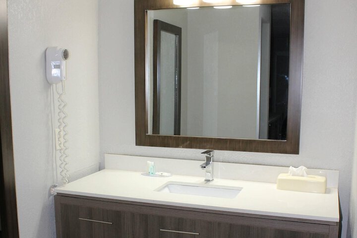 Quality Inn Athens I-65 / Huntsville Area West