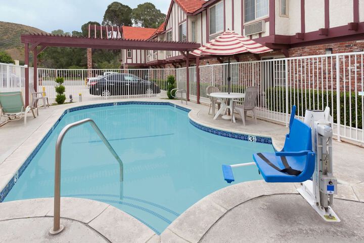 Pool 4 of 26