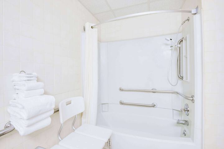 Room 11 of 20
