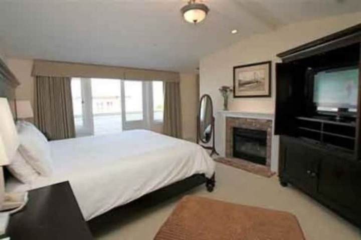 Room 11 of 31