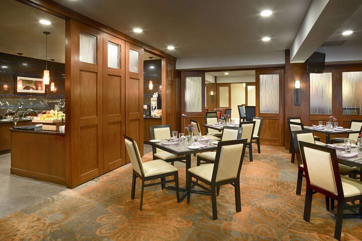 DOUBLETREE BY HILTON NORWALK