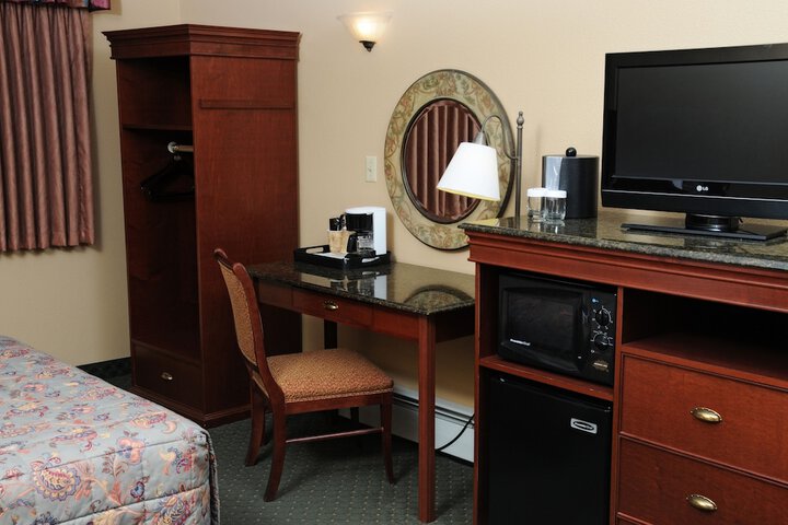 Room 17 of 33