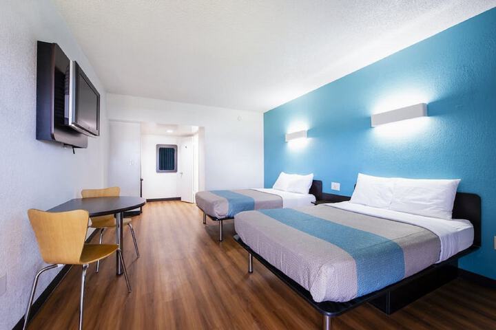 Room 30 of 39