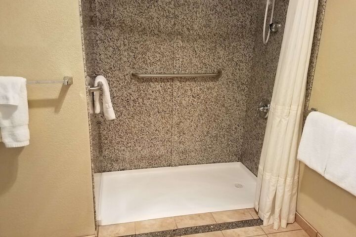 Room 9 of 48