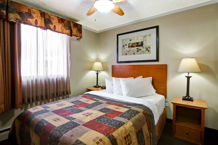 Room 32 of 40