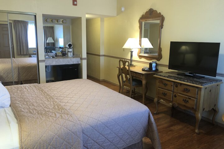Room 12 of 65