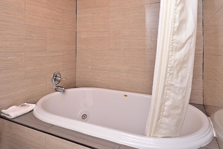 Room 15 of 24