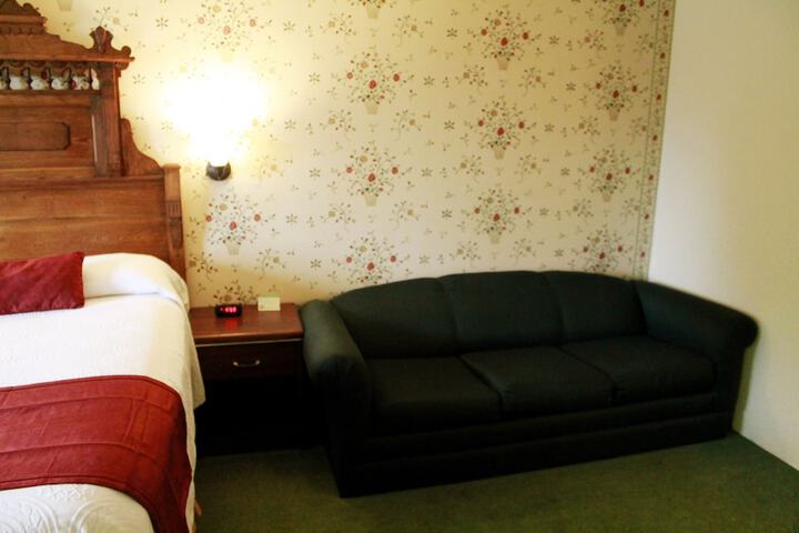 Room 27 of 52