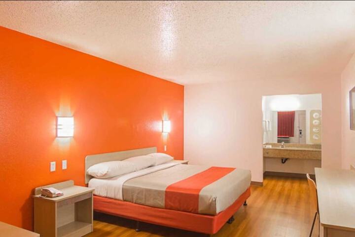 Room 18 of 31