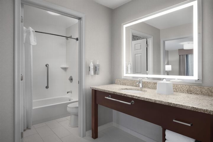 Homewood Suites by Hilton Newark-Cranford