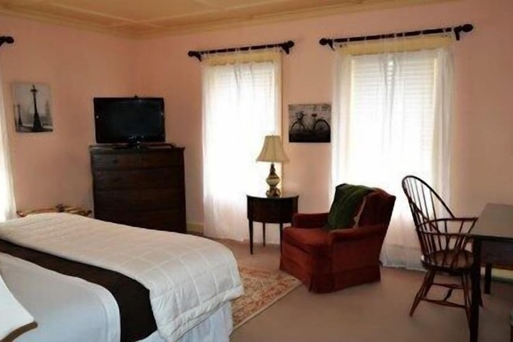 Room 8 of 43