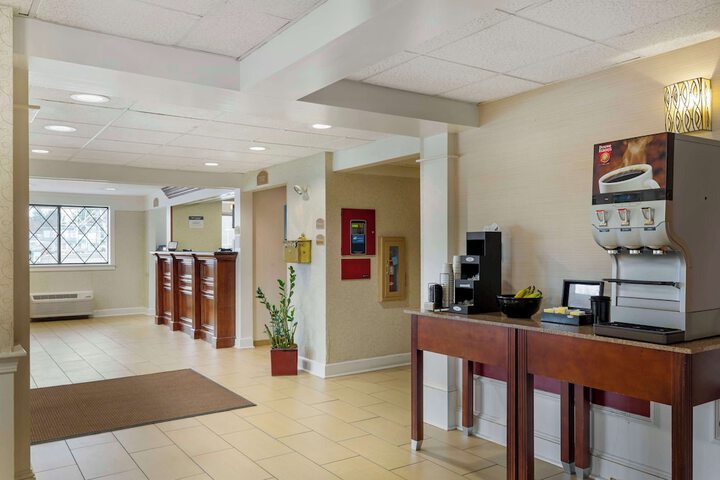 Best Western The Inn at Sharon / Foxboro