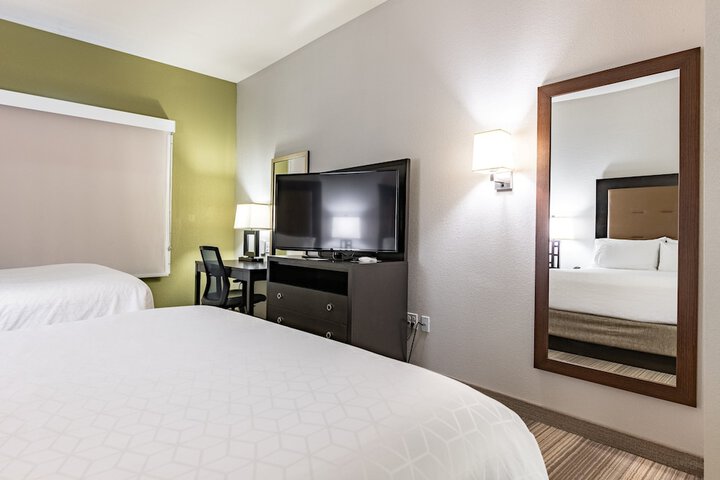 Room 44 of 82