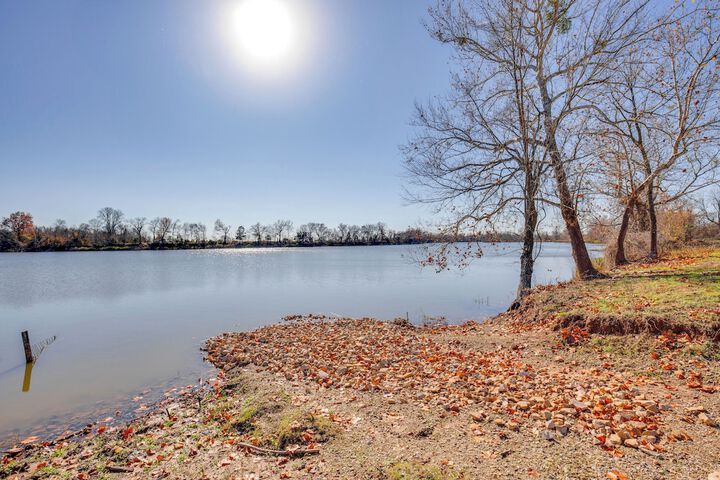 Private Lake On-site: Secluded Retreat in Grant!
