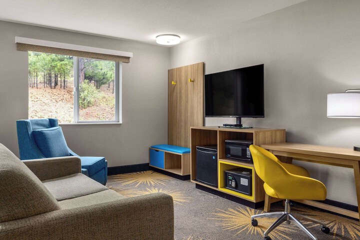Days Inn by Wyndham Williams
