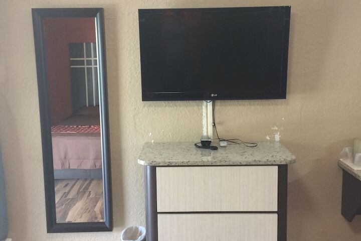 Room 17 of 21