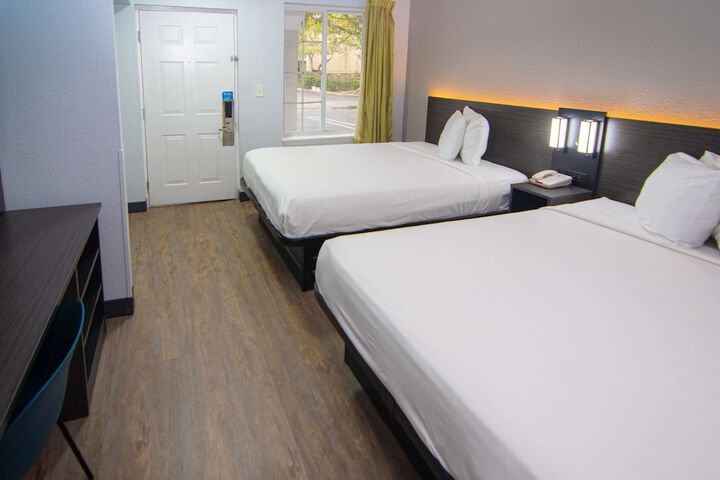 Room 30 of 43