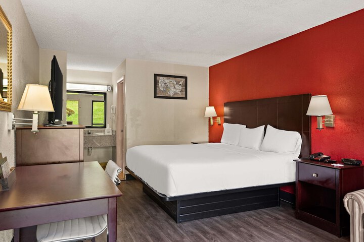 Room 10 of 24