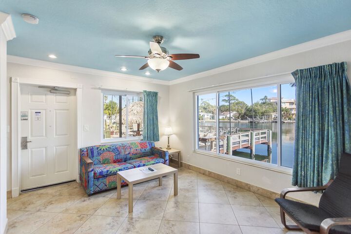 Bay Palms Waterfront Resort - Hotel and Marina