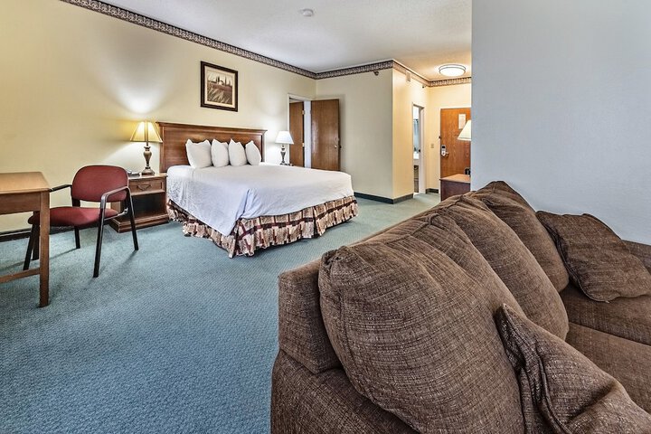 Room 11 of 28