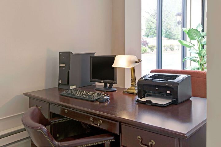 Business Center 26 of 26