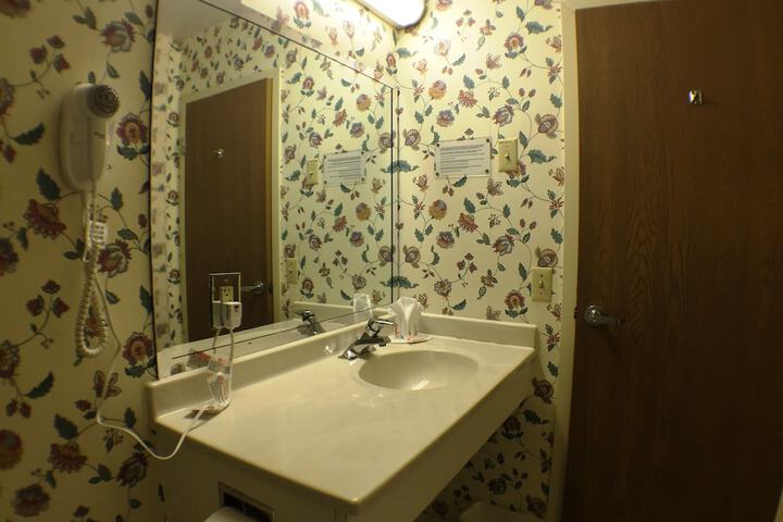 Room 13 of 44