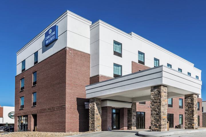Cobblestone Inn & Suites - Waverly