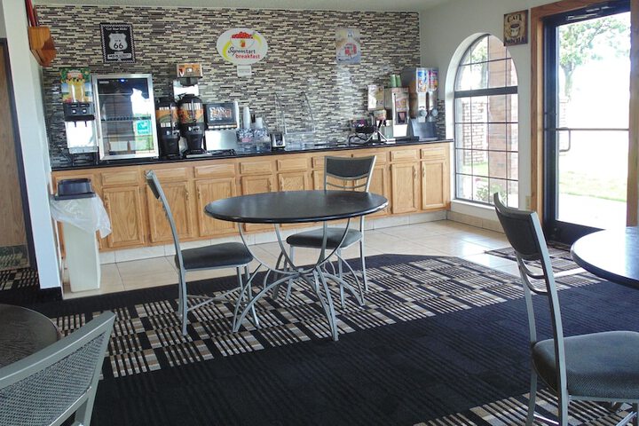 Super 8 by Wyndham Sapulpa / Tulsa Area