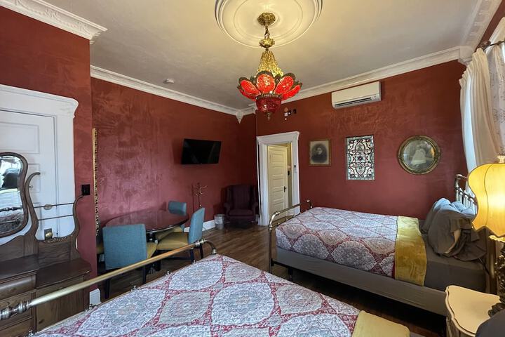Room 80 of 90