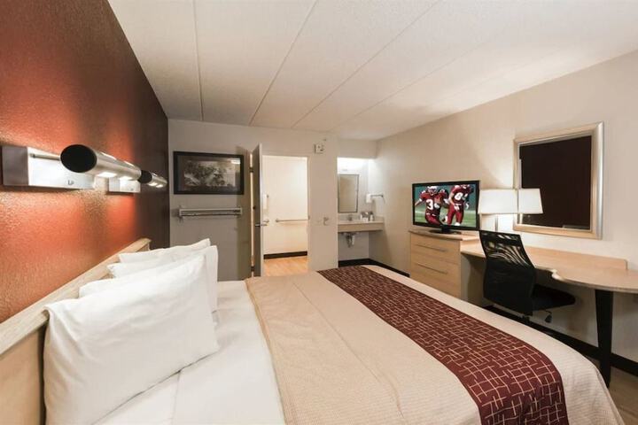 Room 4 of 15