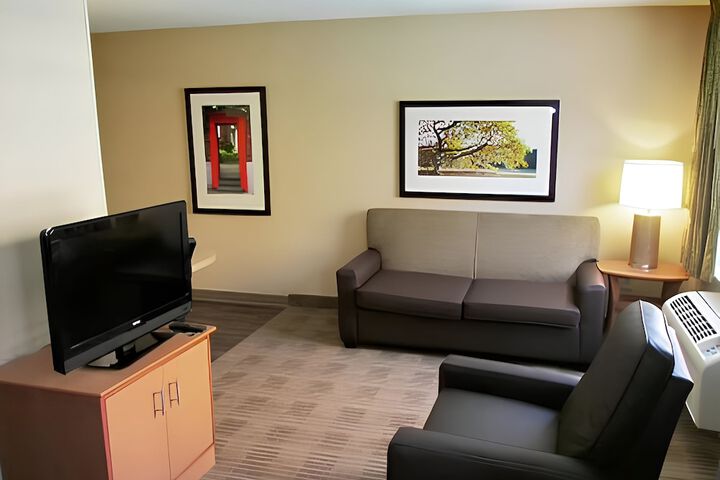 Room 16 of 23