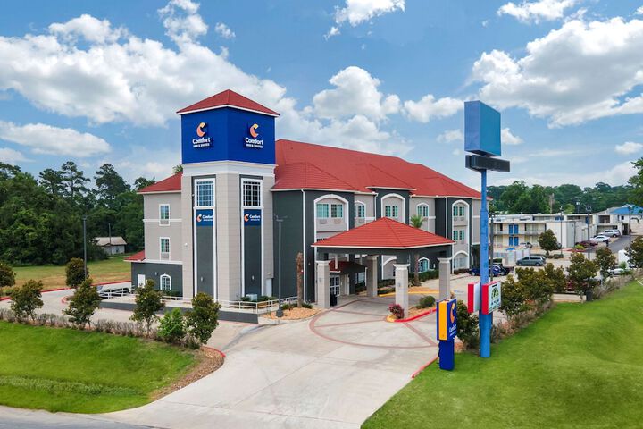 Comfort Inn & Suites Cleveland TX