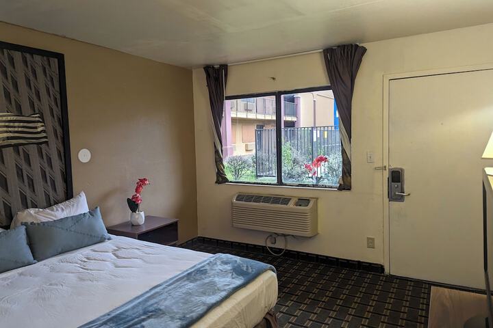 Room 23 of 25
