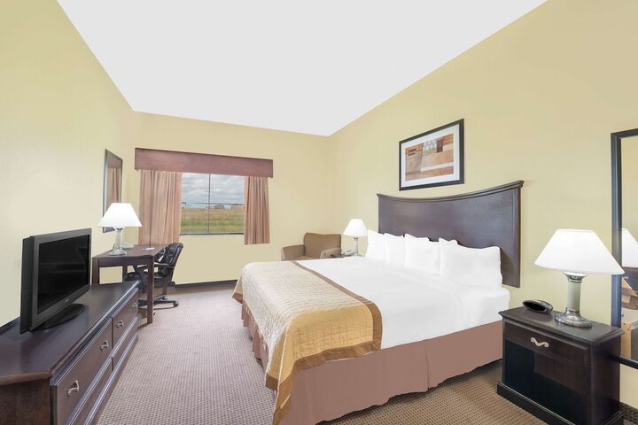Room 8 of 16