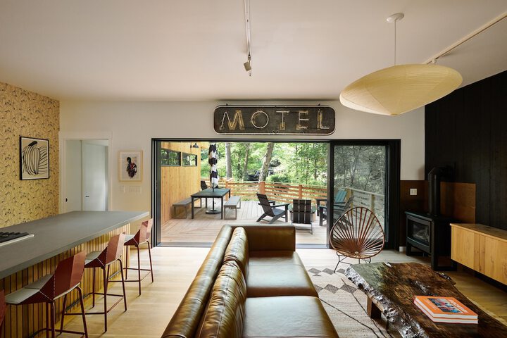 Woodstock Way Hotel