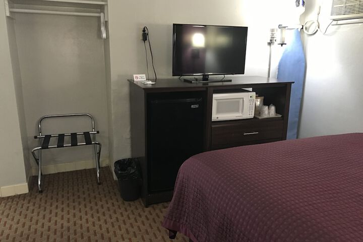 Room 28 of 38