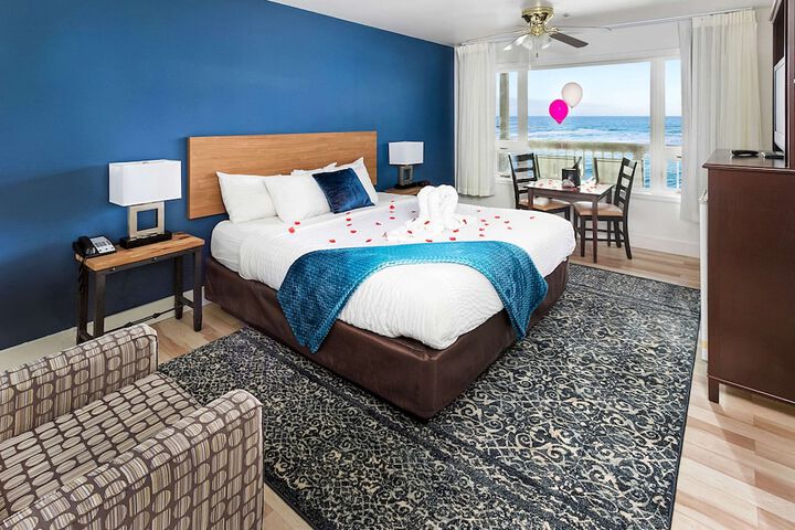 Clarion Inn Surfrider Resort