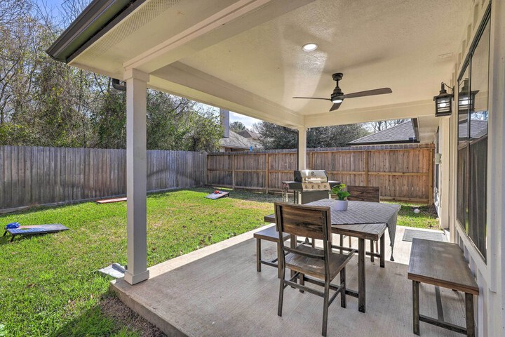 Well-appointed Montgomery Home w / Fenced Yard